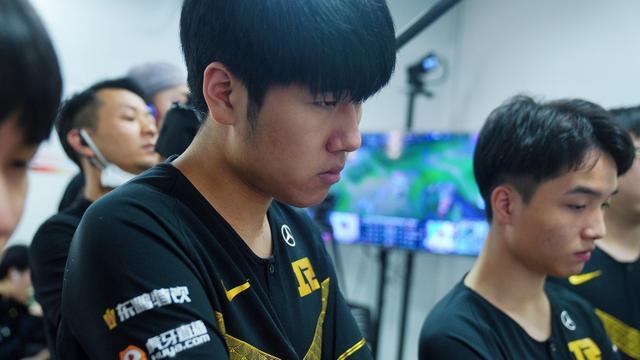 陷入低迷的 陷入低迷的