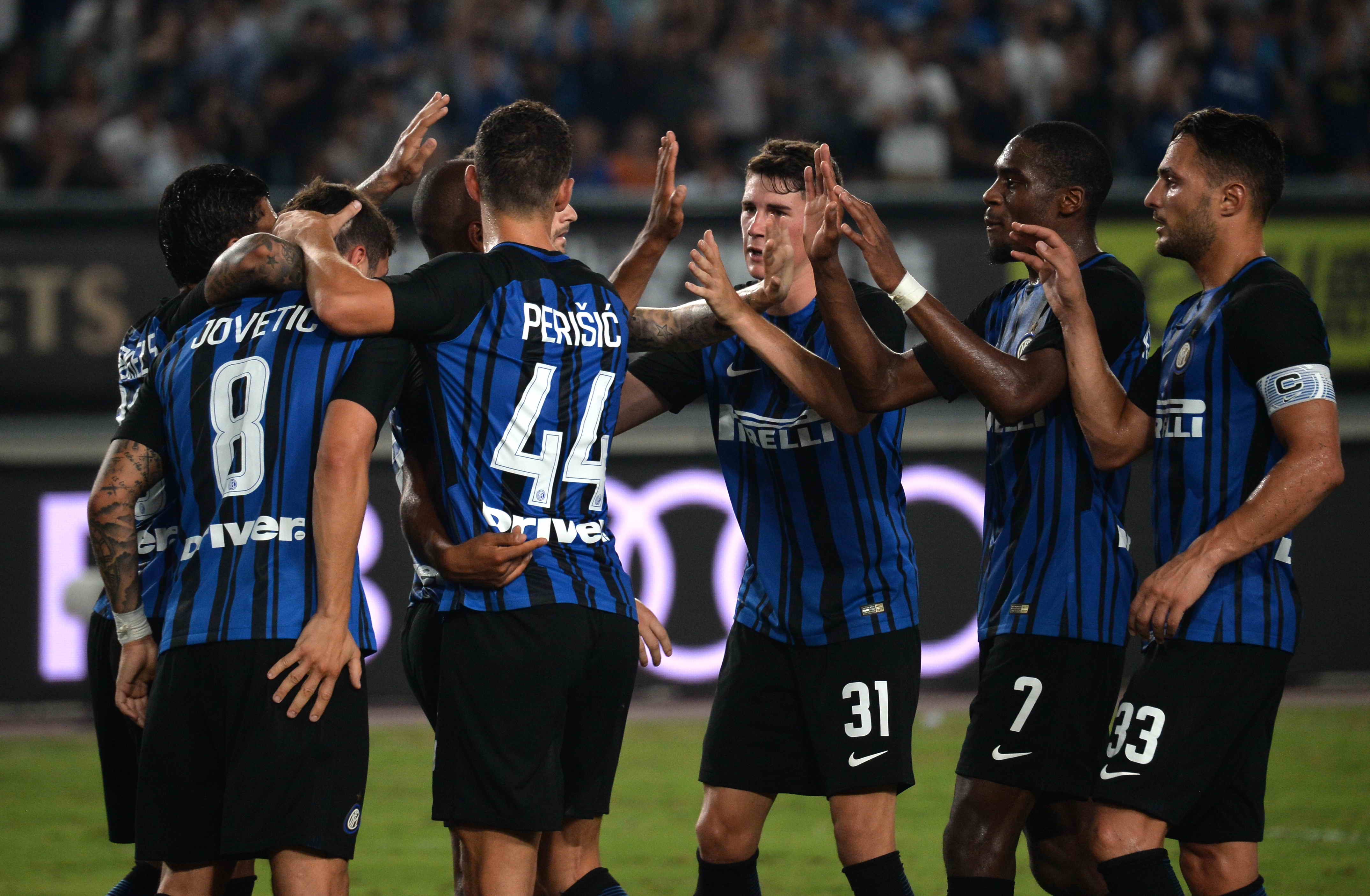 缺少一名成 缺少一名成