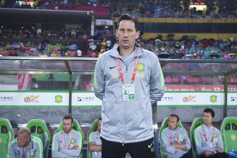 走进球馆看 走进球馆看