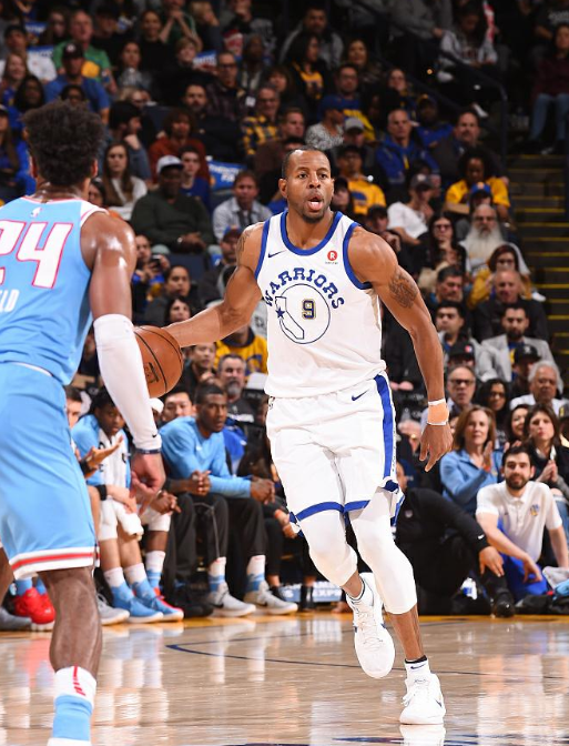 2000年代初期攻防一体，三分命中率37.5%，顶级协防者。